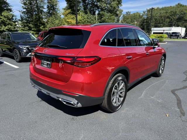 2025 Mercedes Benz GLC 300 4MATIC photo 3