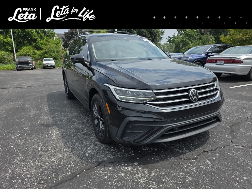 Used 2023 Deep Black Volkswagen 2.0T SE image 1