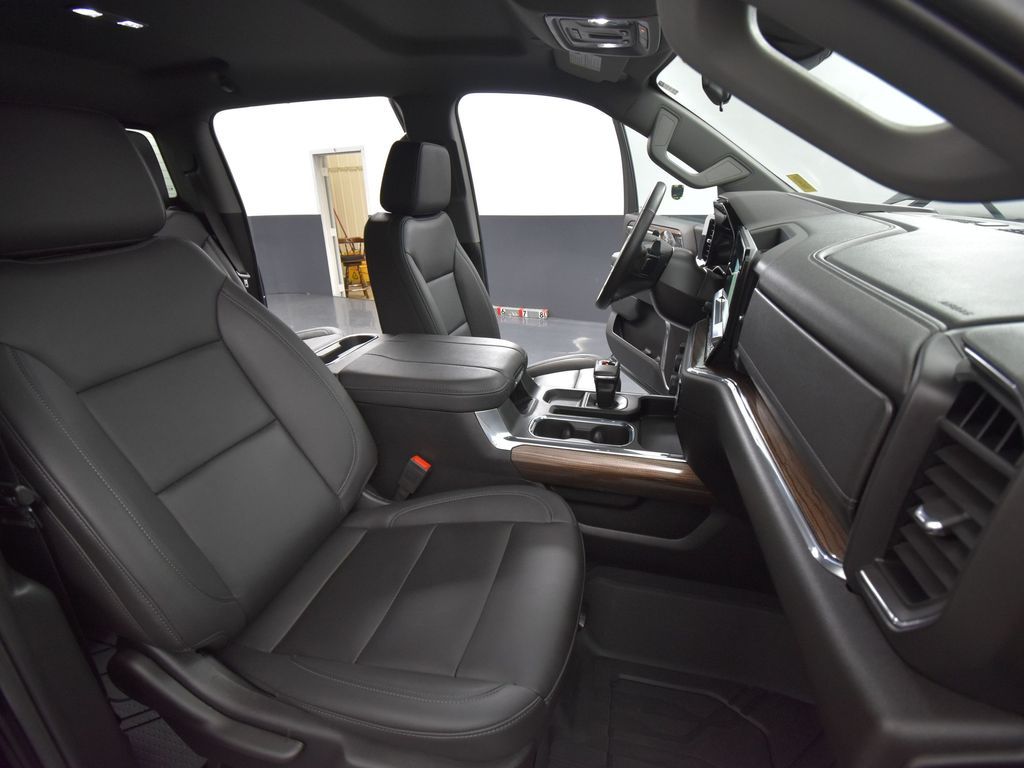 2025 Chevrolet Silverado 1500 RST photo 41