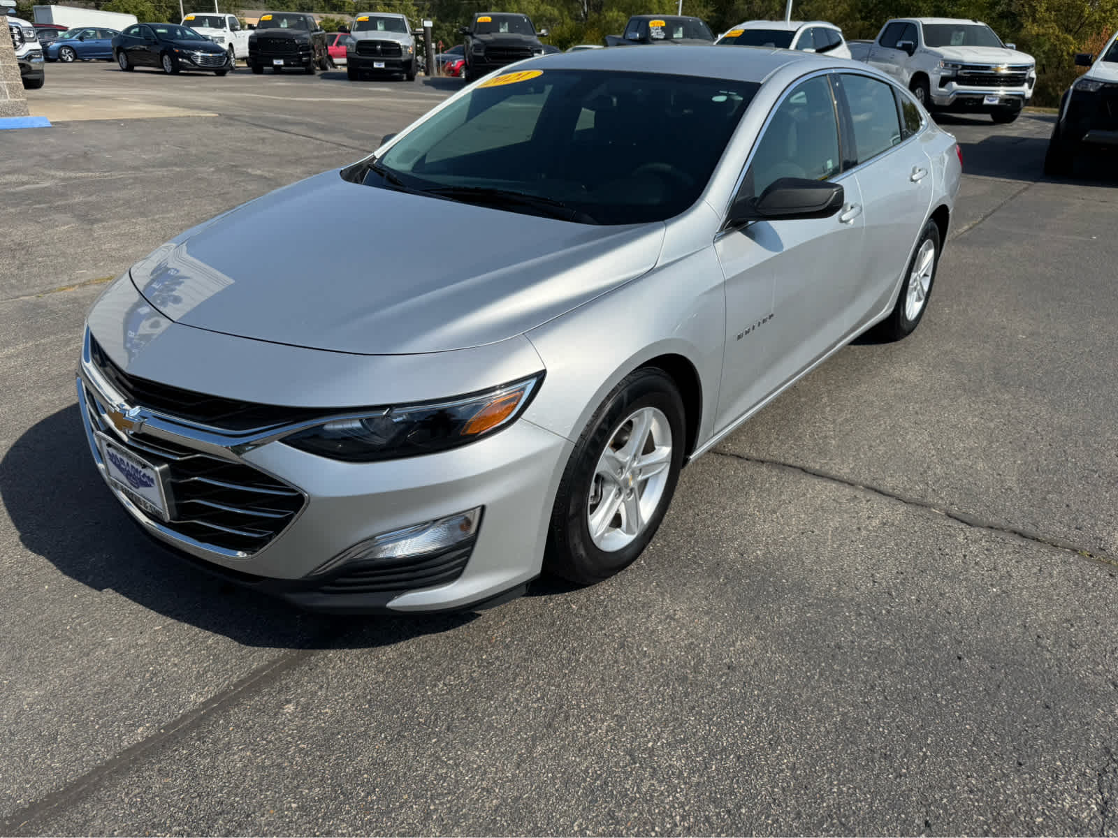 2021 Chevrolet Malibu LS photo 4