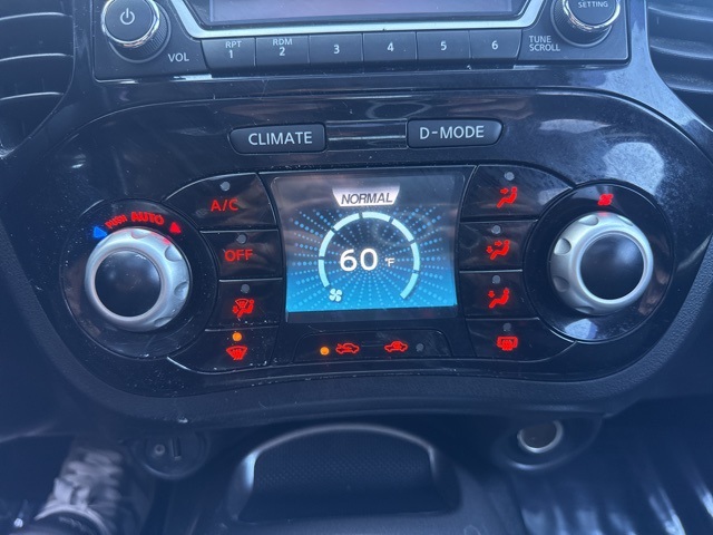 2017 Nissan Juke SV photo 18