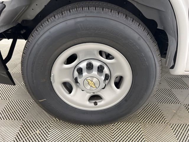 2025 Chevrolet Express Cargo 2500 photo 21