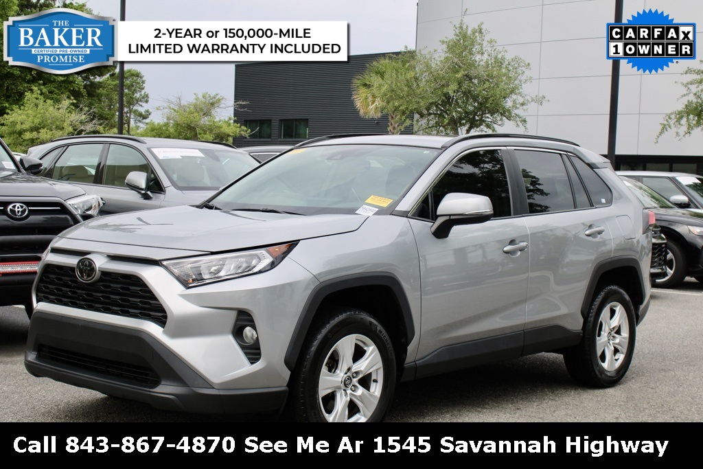 2020 Toyota RAV4 XLE photo 2