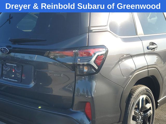 2025 Subaru Forester Premium photo 4