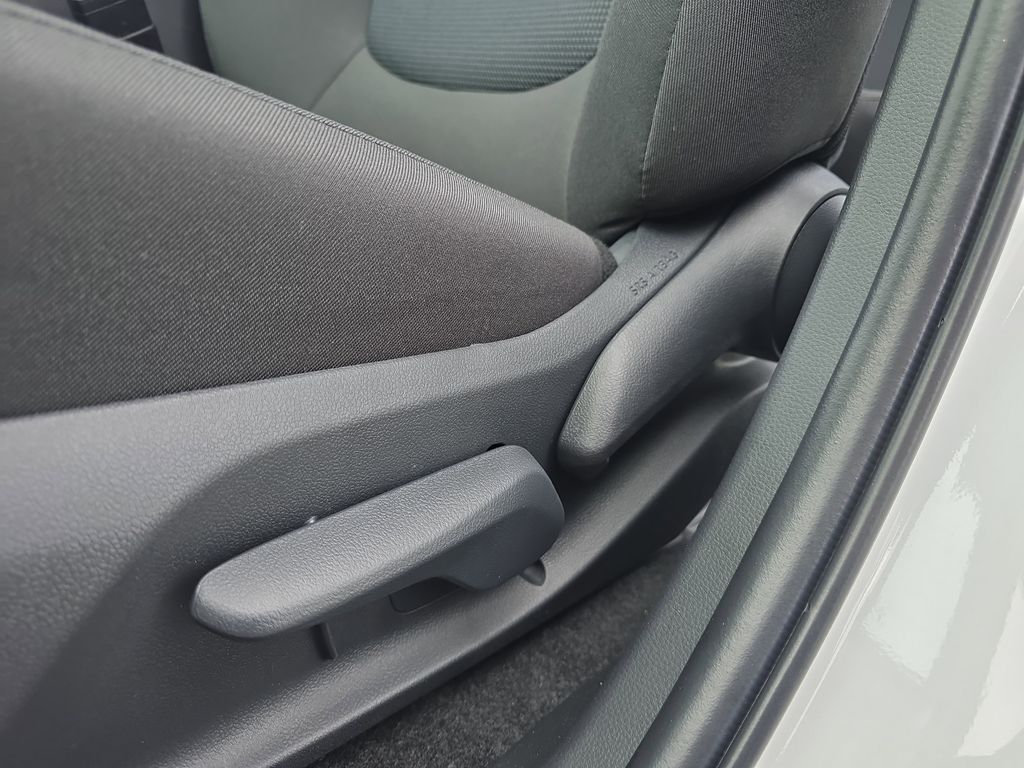 2025 Toyota RAV4 LE photo 23