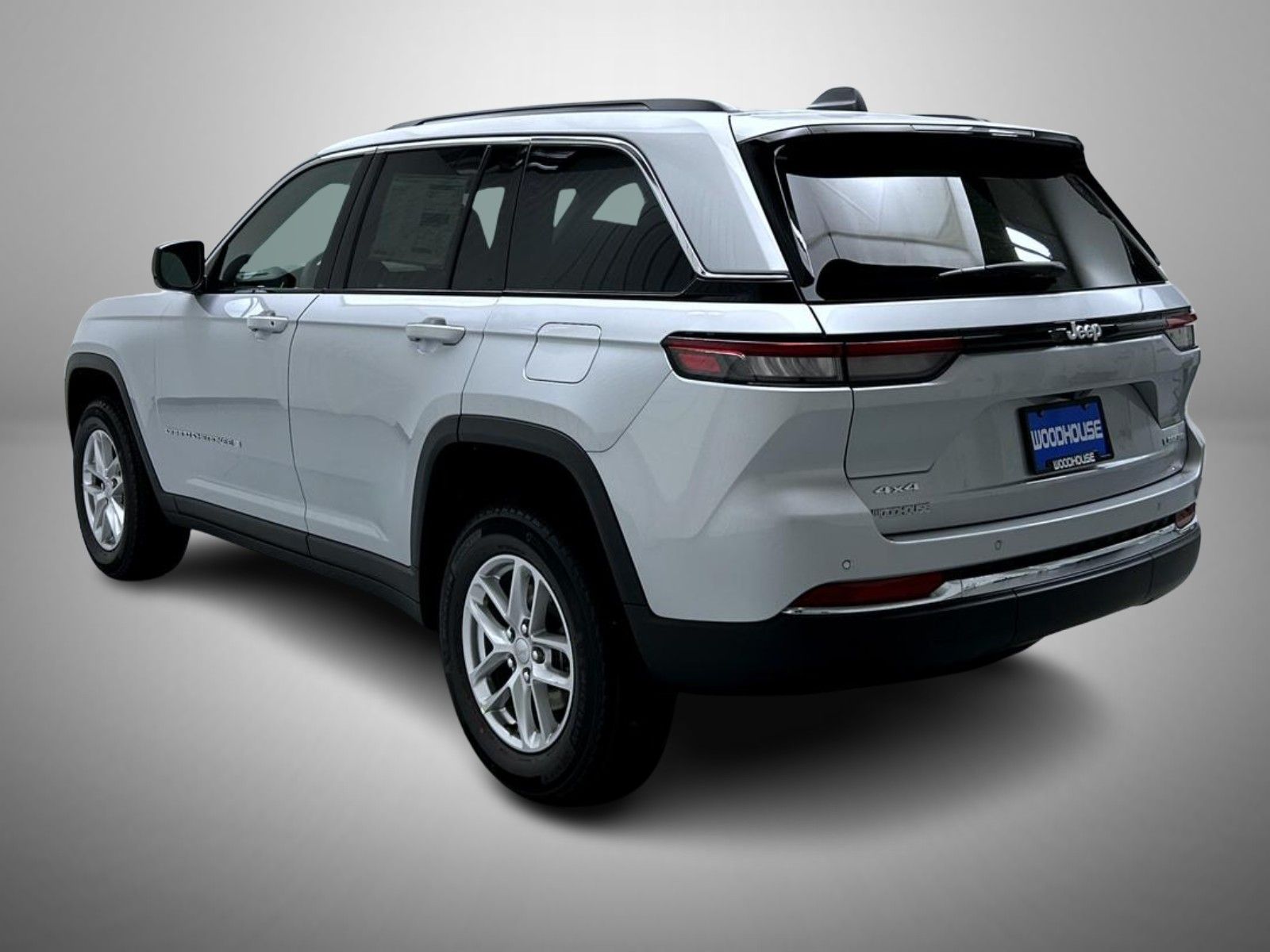 2025 Jeep Grand Cherokee Laredo X photo 4