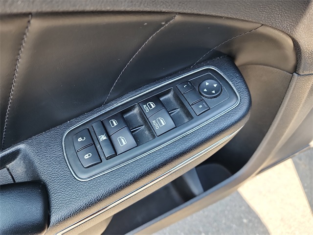 2014 Dodge Charger R/T photo 10