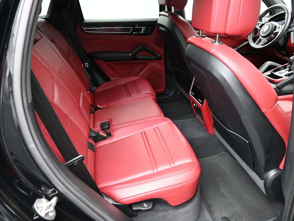 2023 Porsche Cayenne Base photo 7