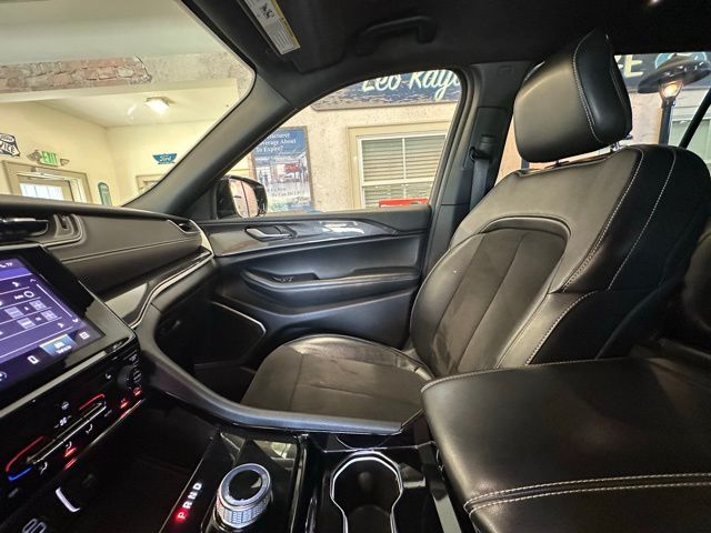 2022 Jeep Grand Cherokee Altitude photo 17