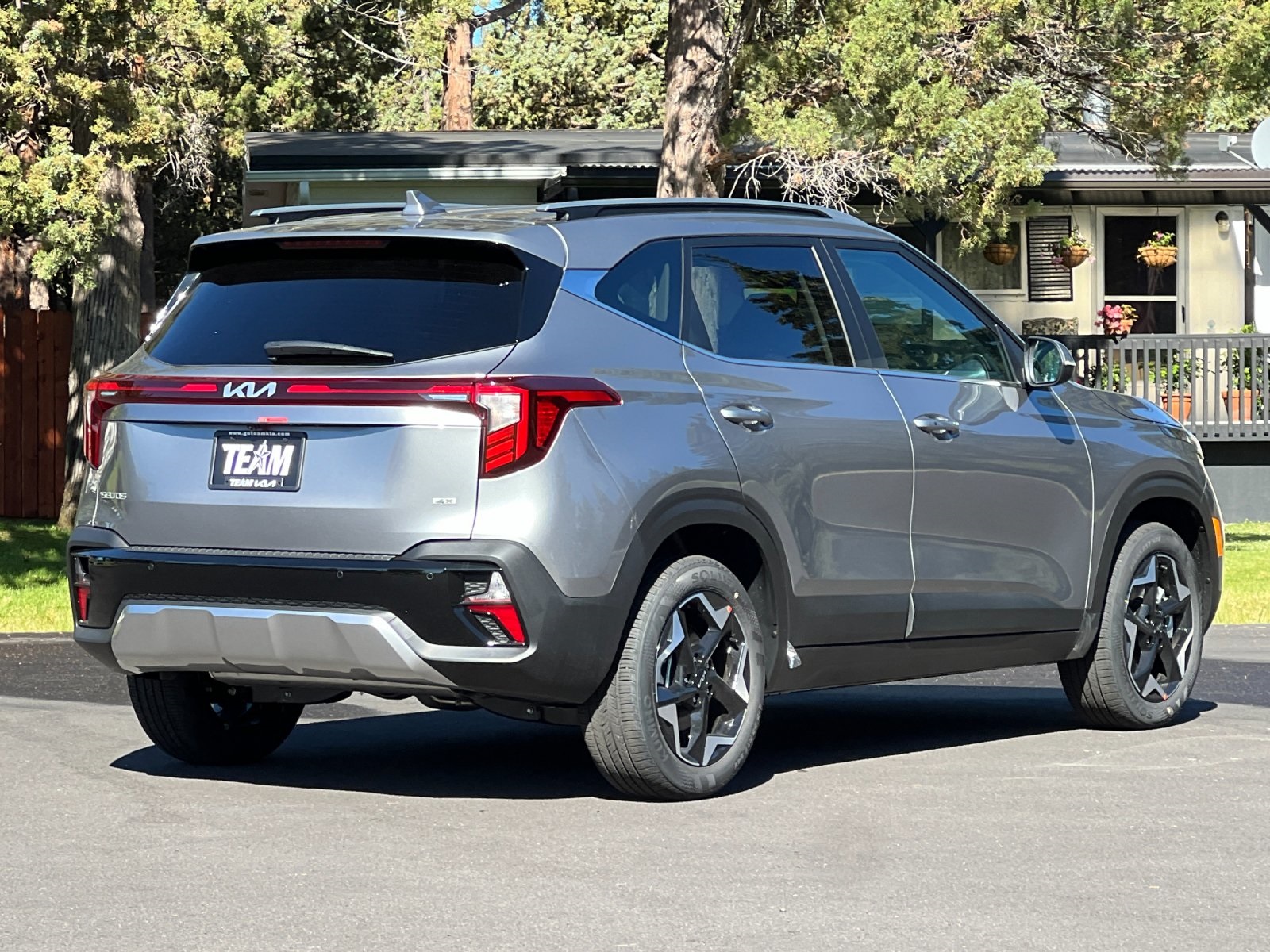 2026 Kia Seltos EX photo 3