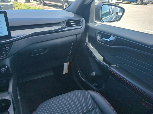 2025 Ford Escape ST-Line photo 16
