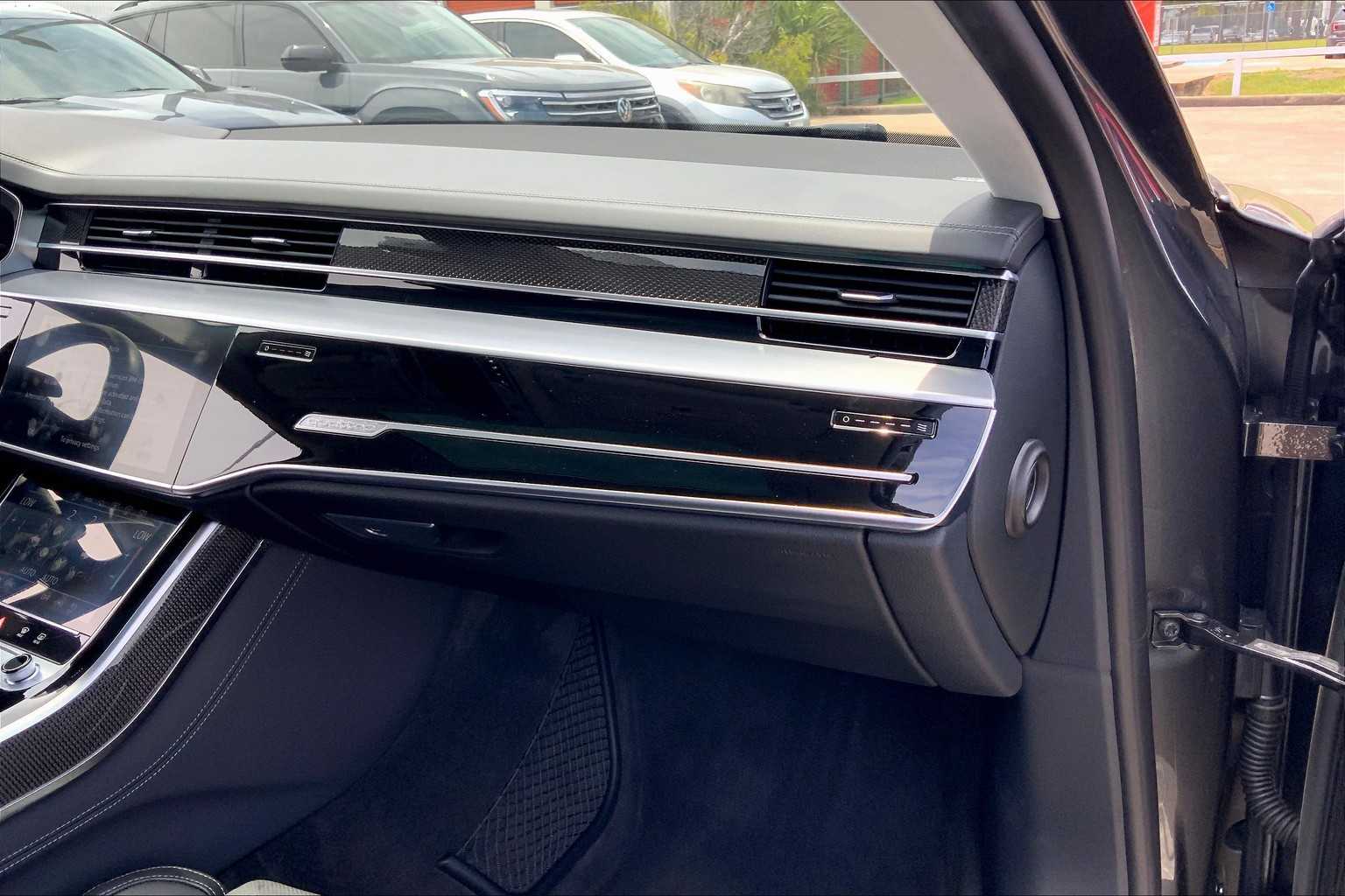 2022 Audi S8 4.0T Quattro photo 15