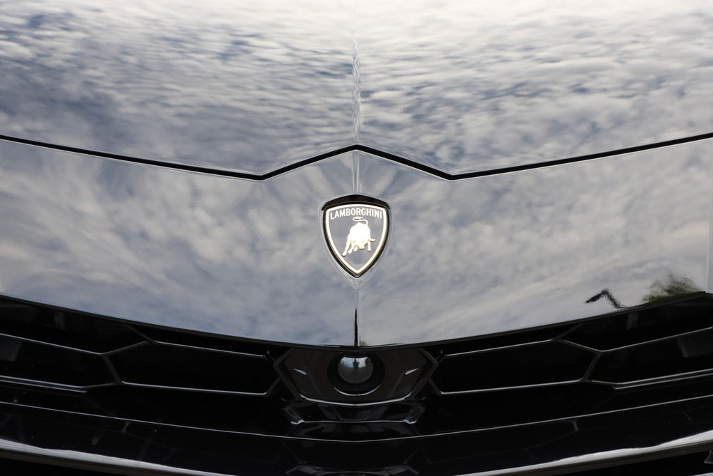2021 Lamborghini Urus photo 28