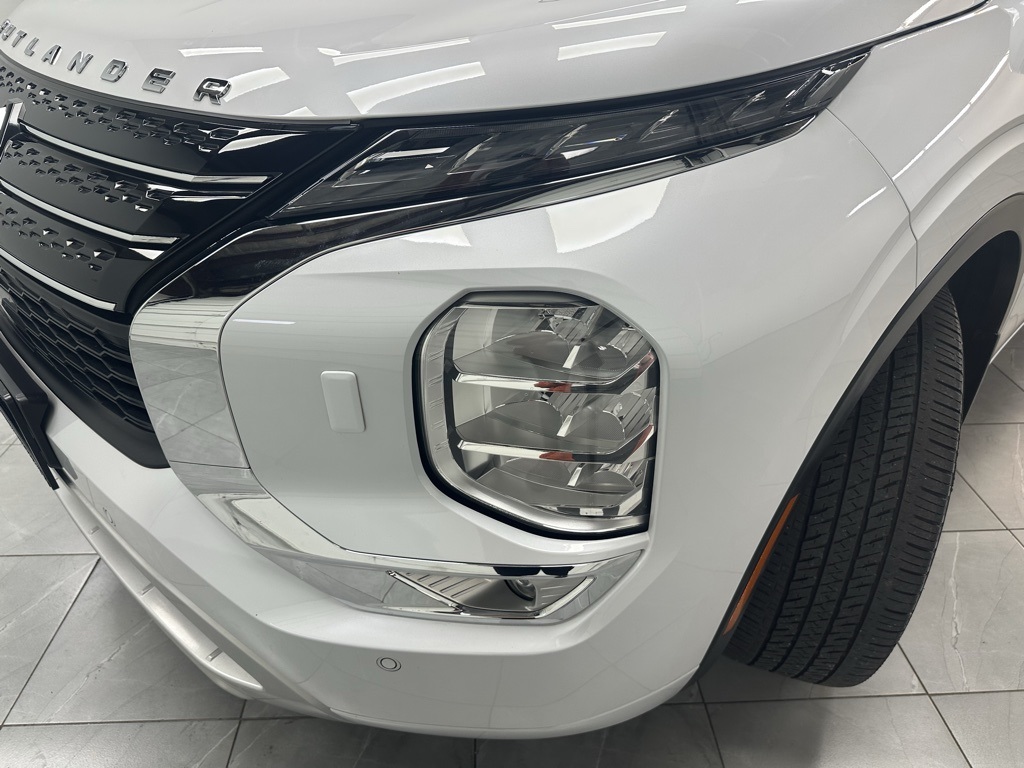 2023 Mitsubishi Outlander SEL photo 5