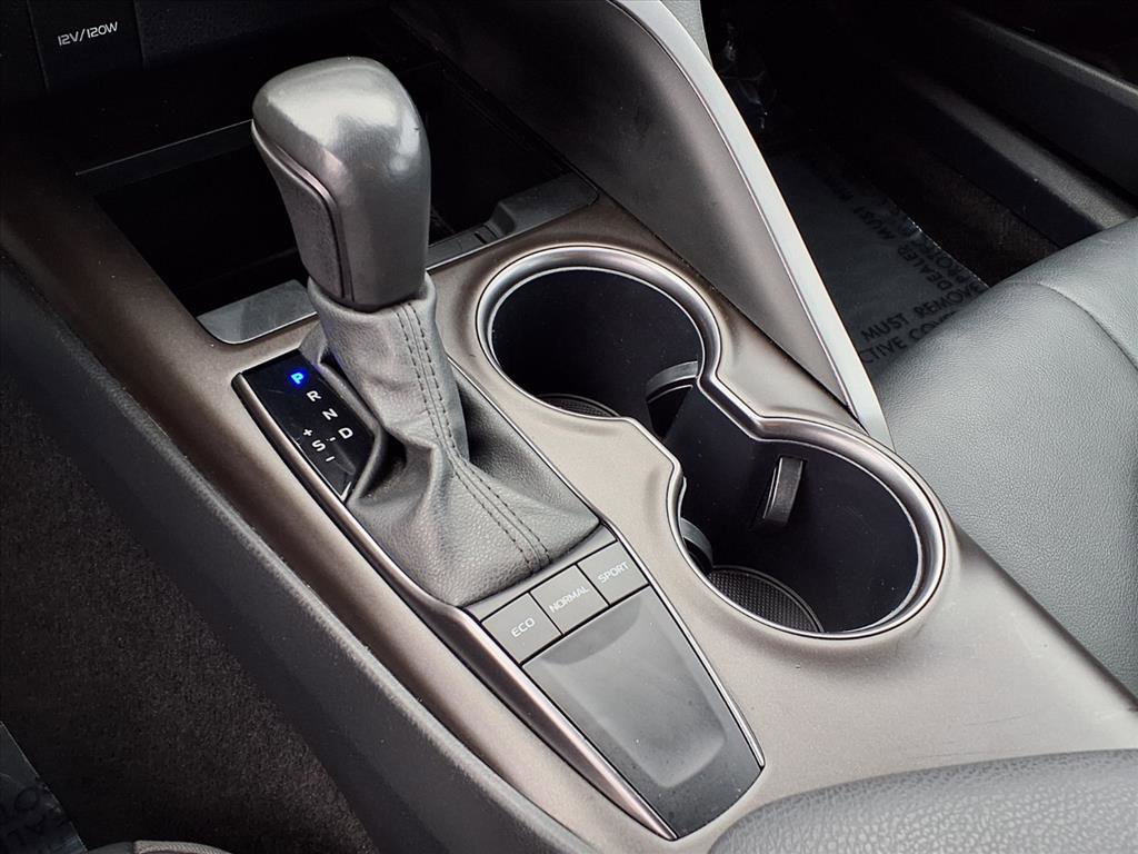 2024 Toyota Camry SE photo 7