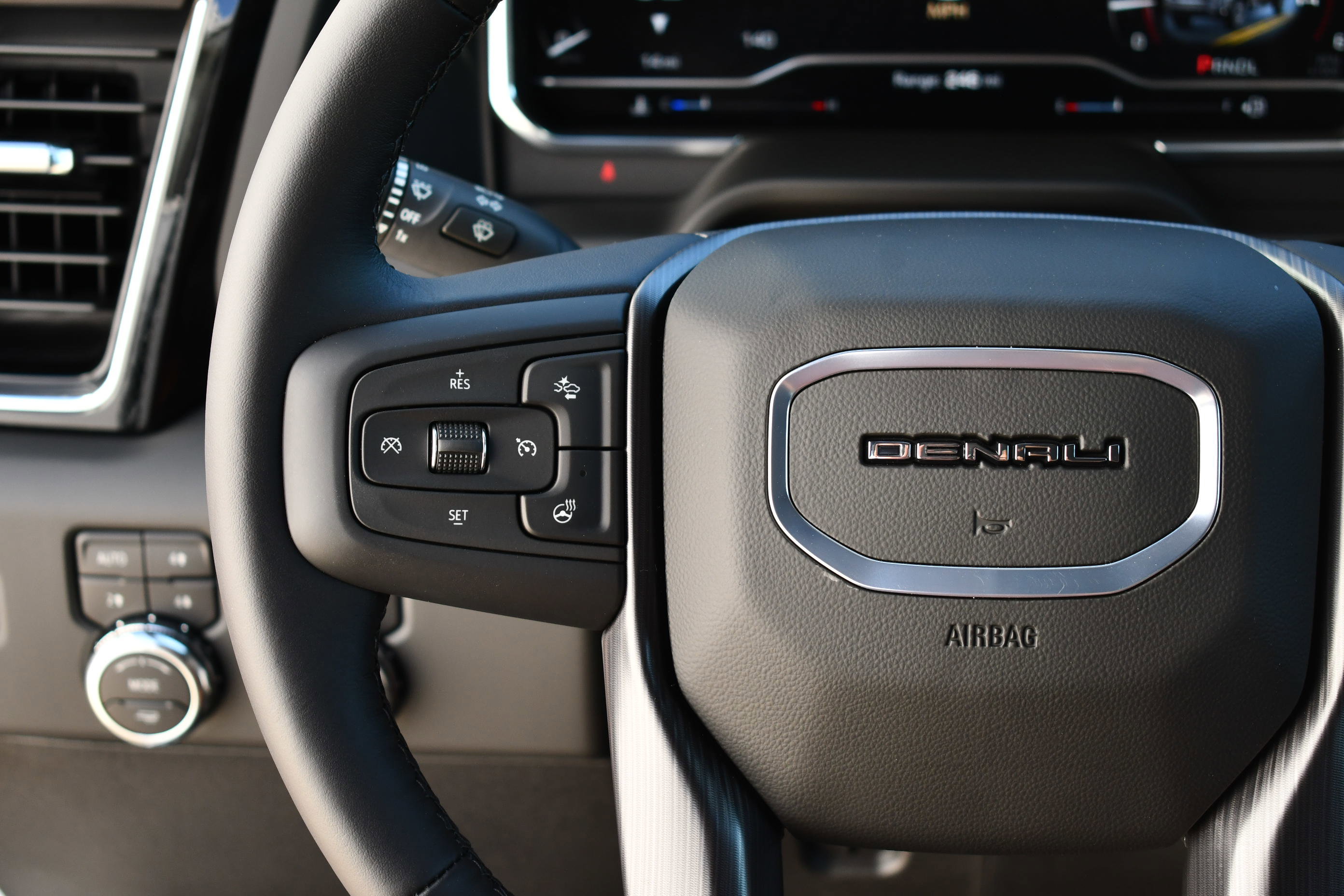 2025 Gmc Sierra 2500 HD Denali Ultimate photo 17