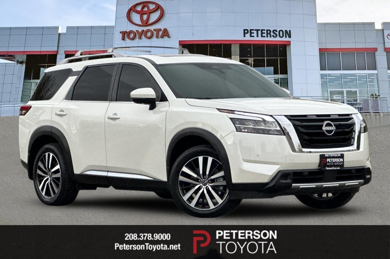 2024 Nissan Pathfinder Platinum's photo