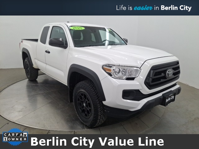 2020 Toyota Tacoma SR's photo