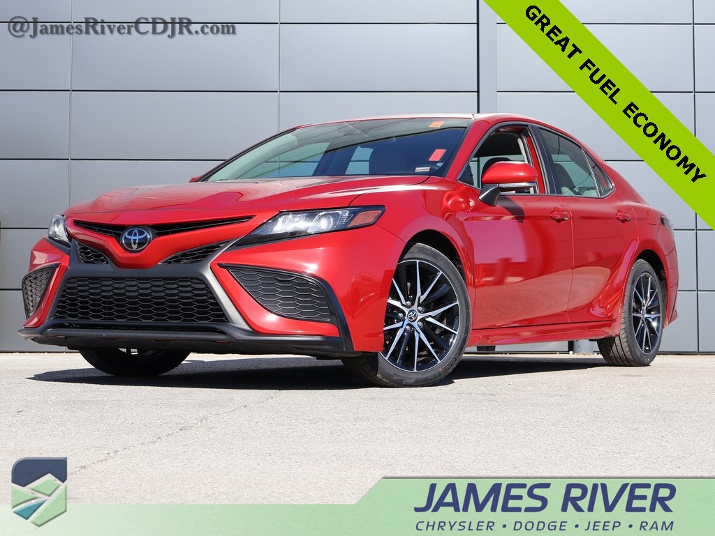 2024 Toyota Camry SE's photo