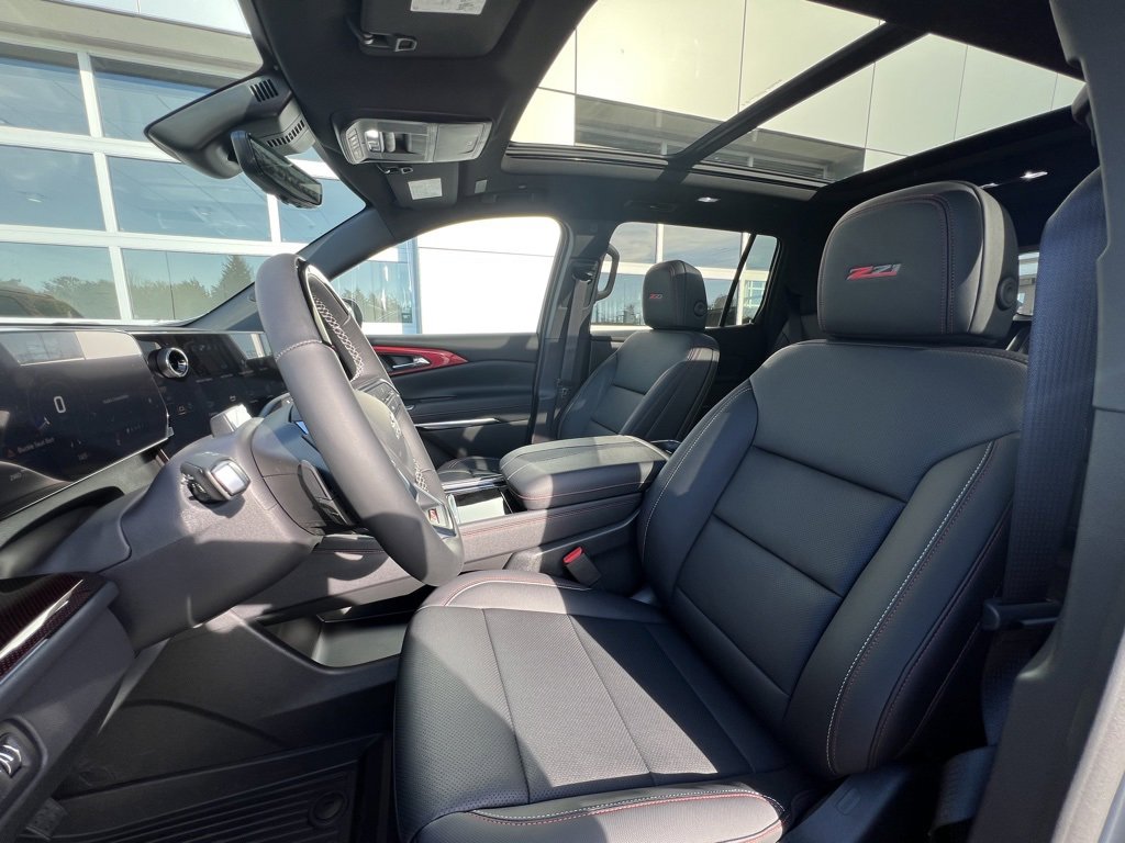 2025 Chevrolet Traverse Z71 photo 16