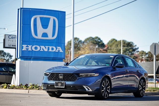 2025 Honda Accord Hybrid Touring's photo