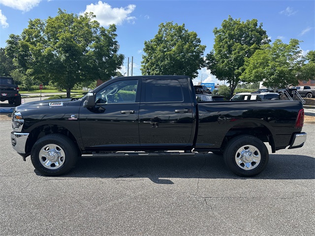 2025 Ram 2500 Tradesman photo 2