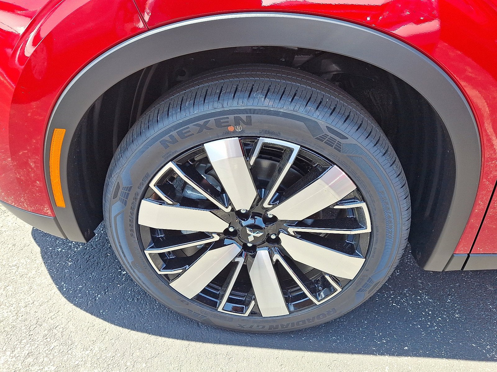 2025 Mitsubishi Outlander SE photo 4