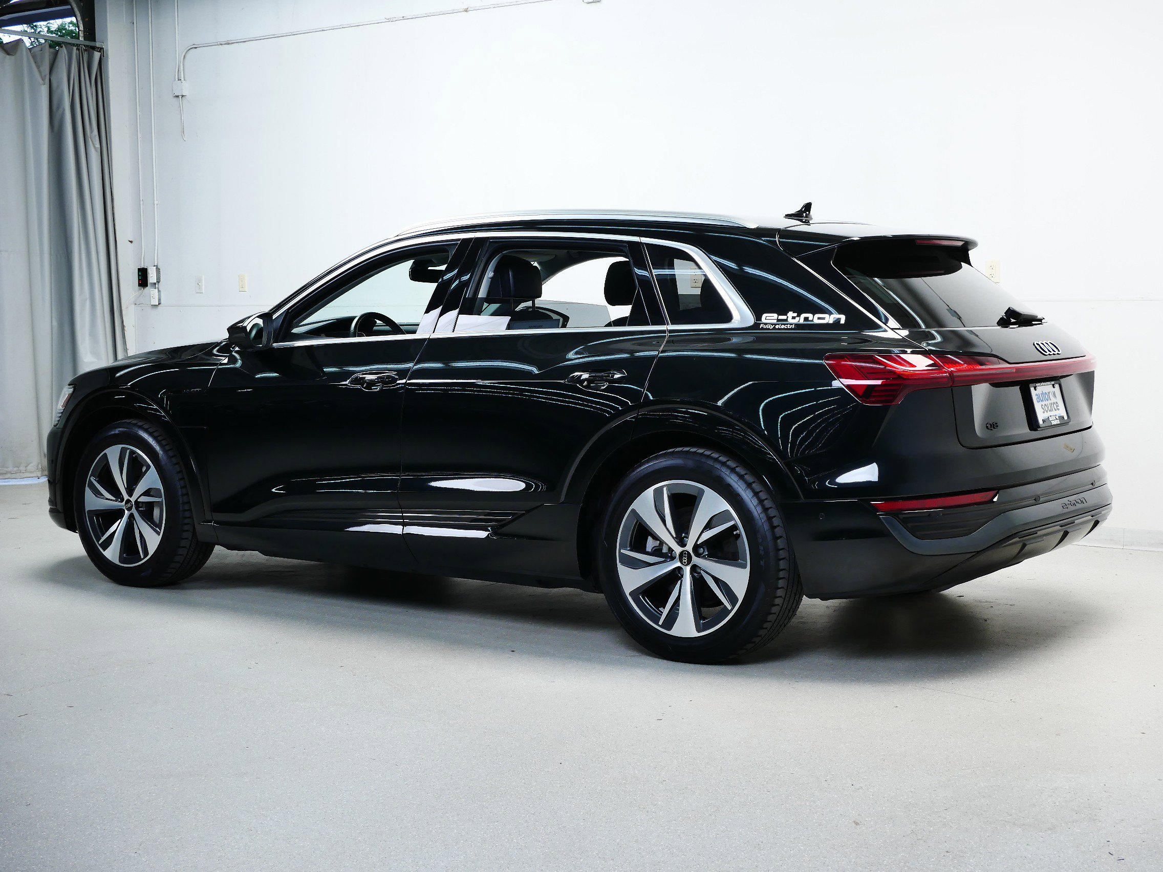 2024 Audi Q8 E-tron Premium Plus photo 5
