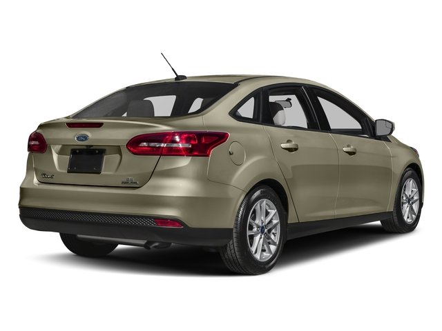 2017 Ford Focus SE photo 2