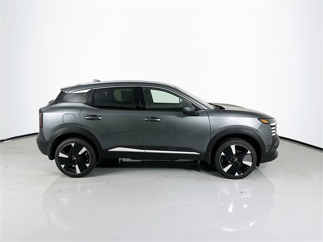2025 Nissan Kicks SR photo 8