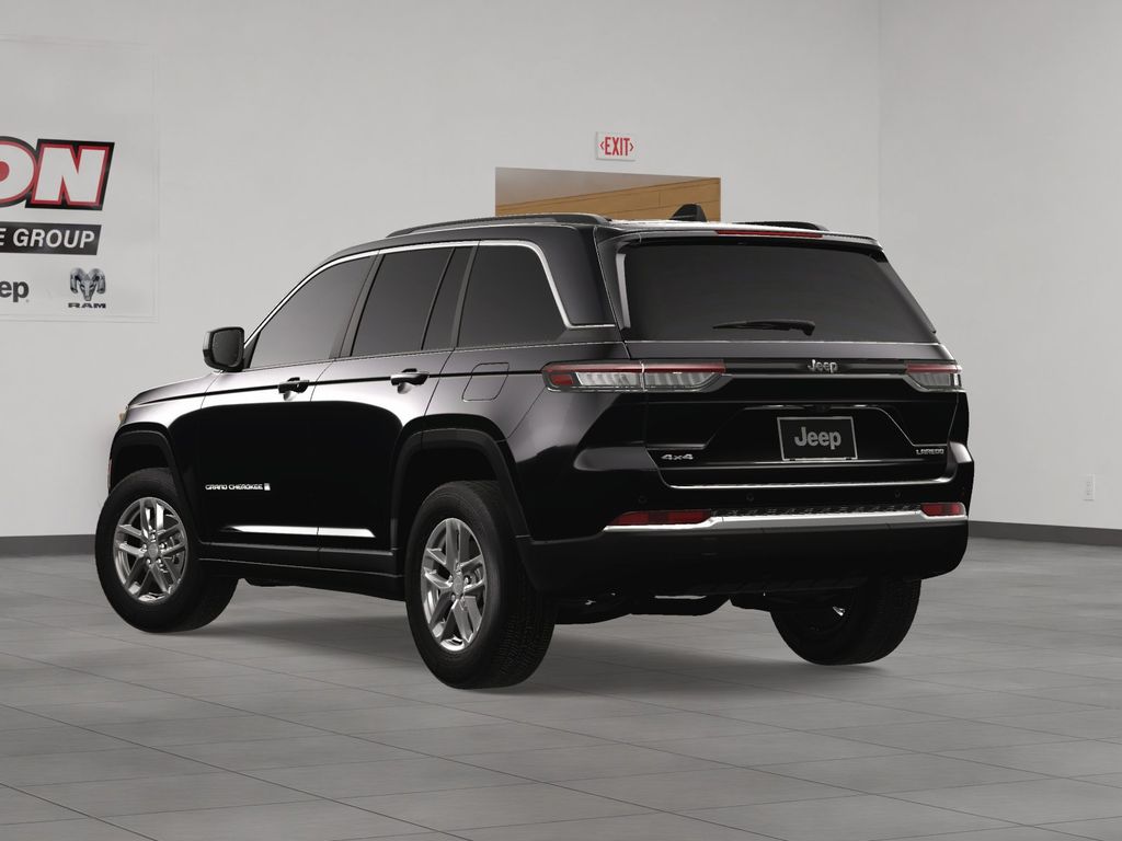 2025 Jeep Grand Cherokee Laredo Altitude photo 4