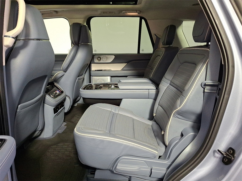 2019 Lincoln Navigator Black Label photo 8