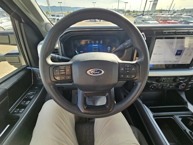 2023 Ford F-350 photo 9