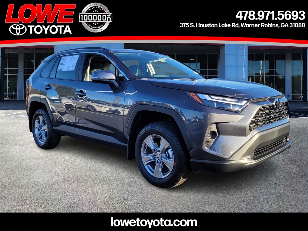 2025 Toyota RAV4 XLE's photo