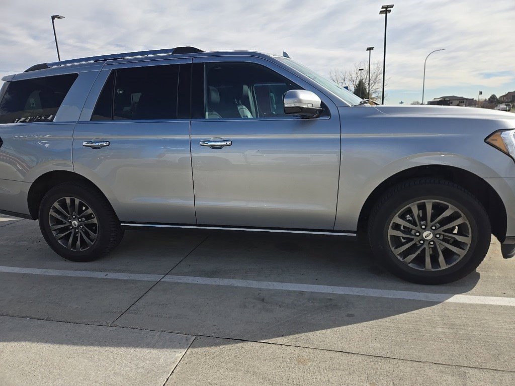 2021 Ford Expedition Limited photo 4