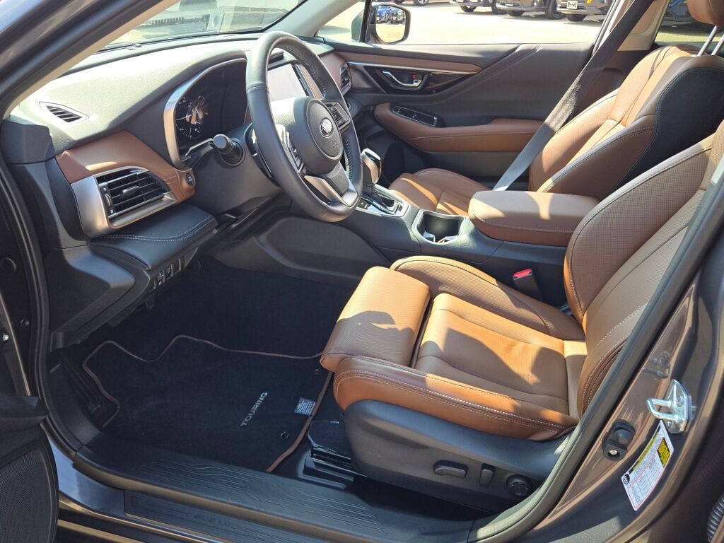 2023 Subaru Outback Touring photo 20