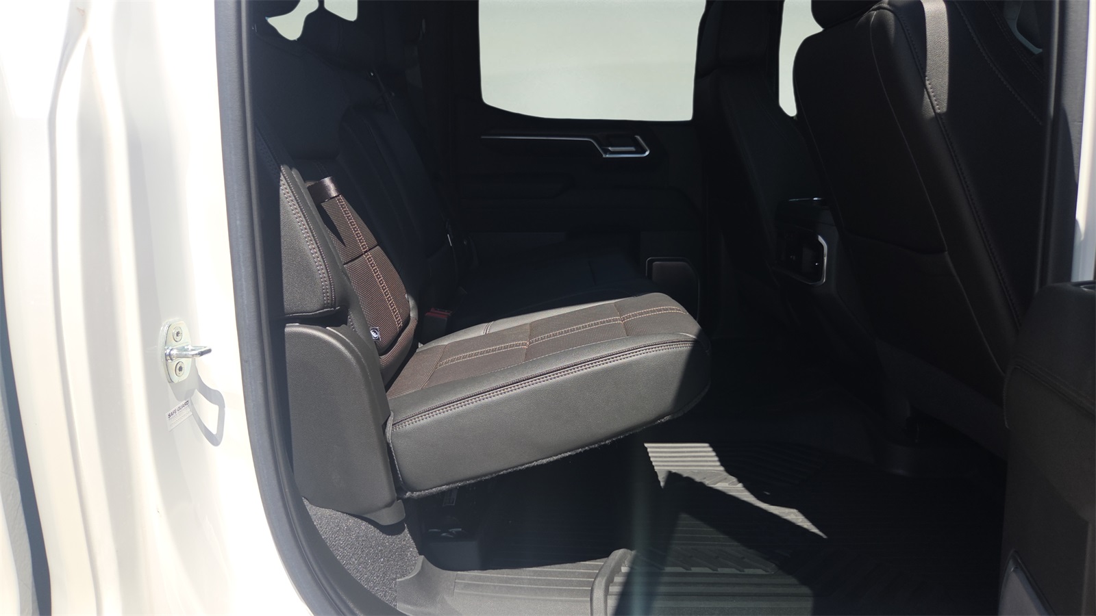 2022 Chevrolet Silverado 1500 High Country photo 14