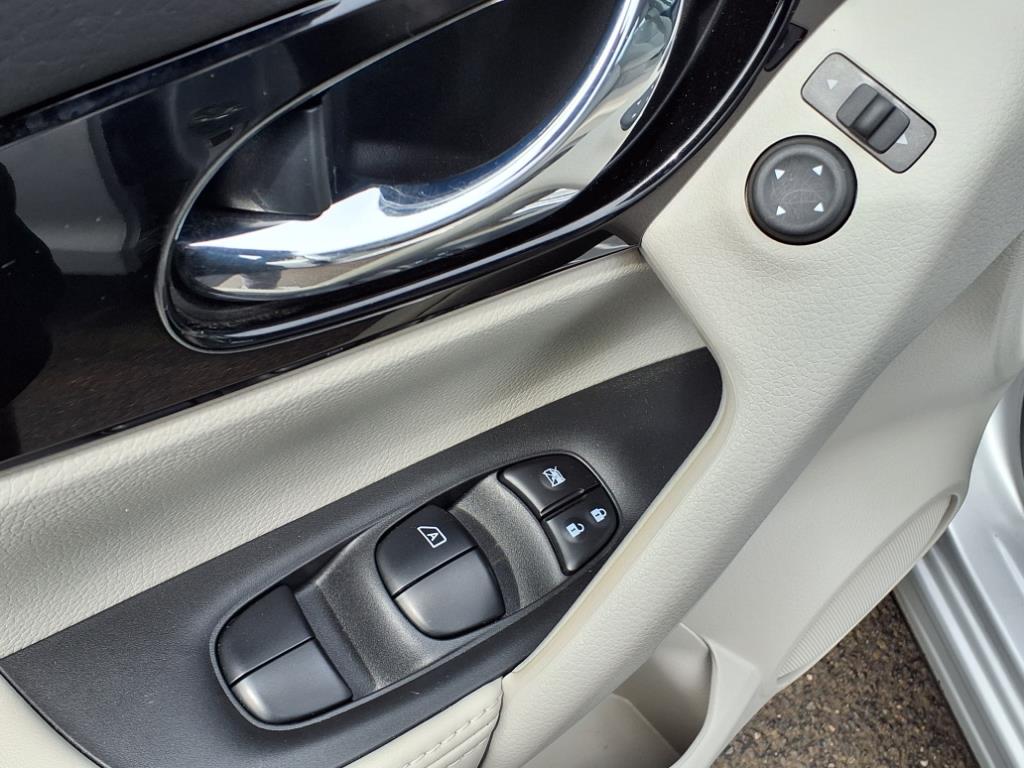 2021 Nissan Rogue Sport SL photo 17