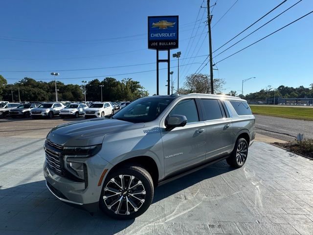 2025 Chevrolet Suburban High Country's photo