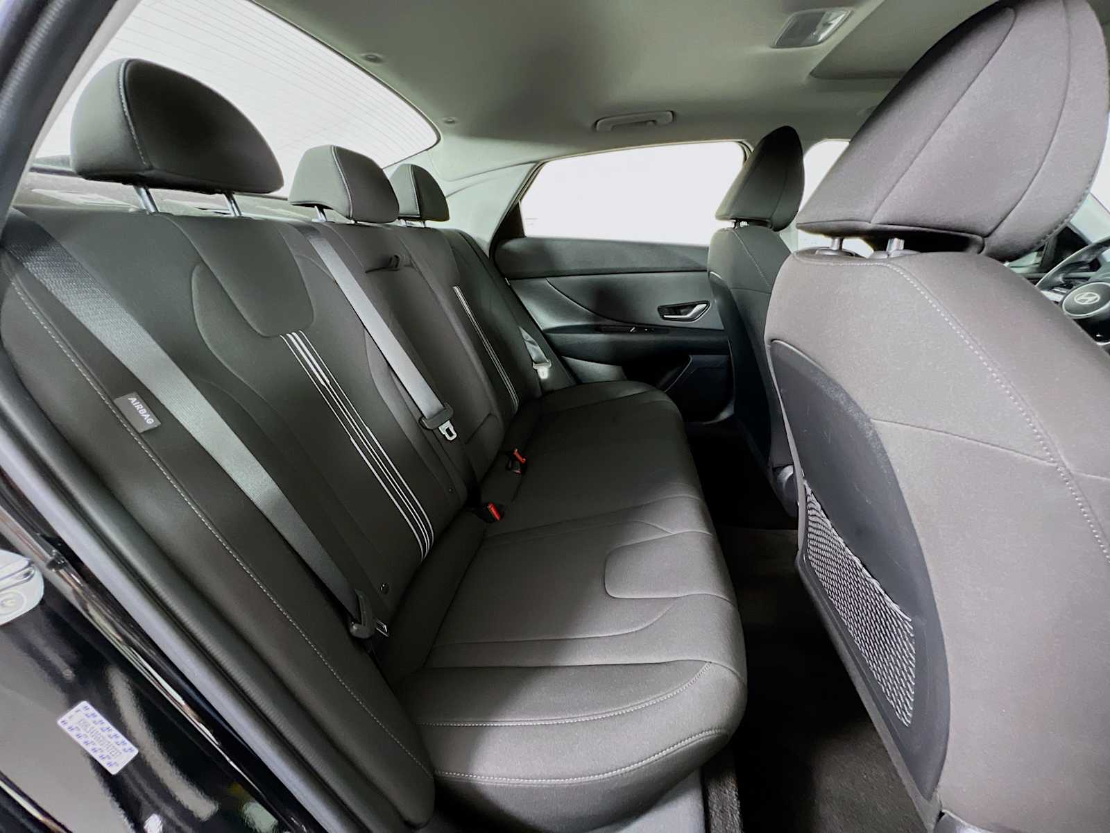 2024 Hyundai Elantra SEL Convenience photo 27