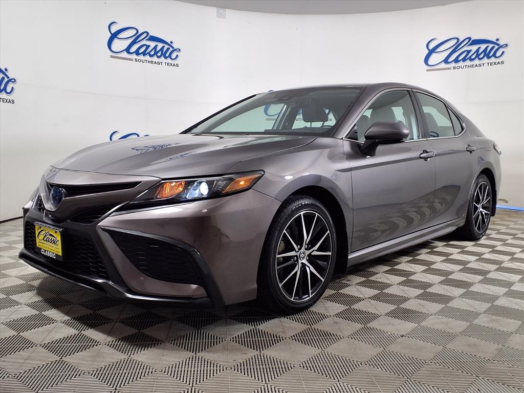 2023 Toyota Camry Hybrid SE photo 3