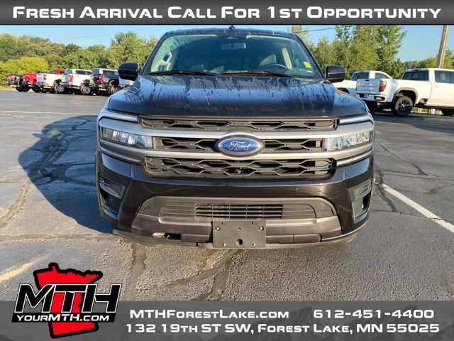 2024 Ford Expedition MAX XLT photo 3