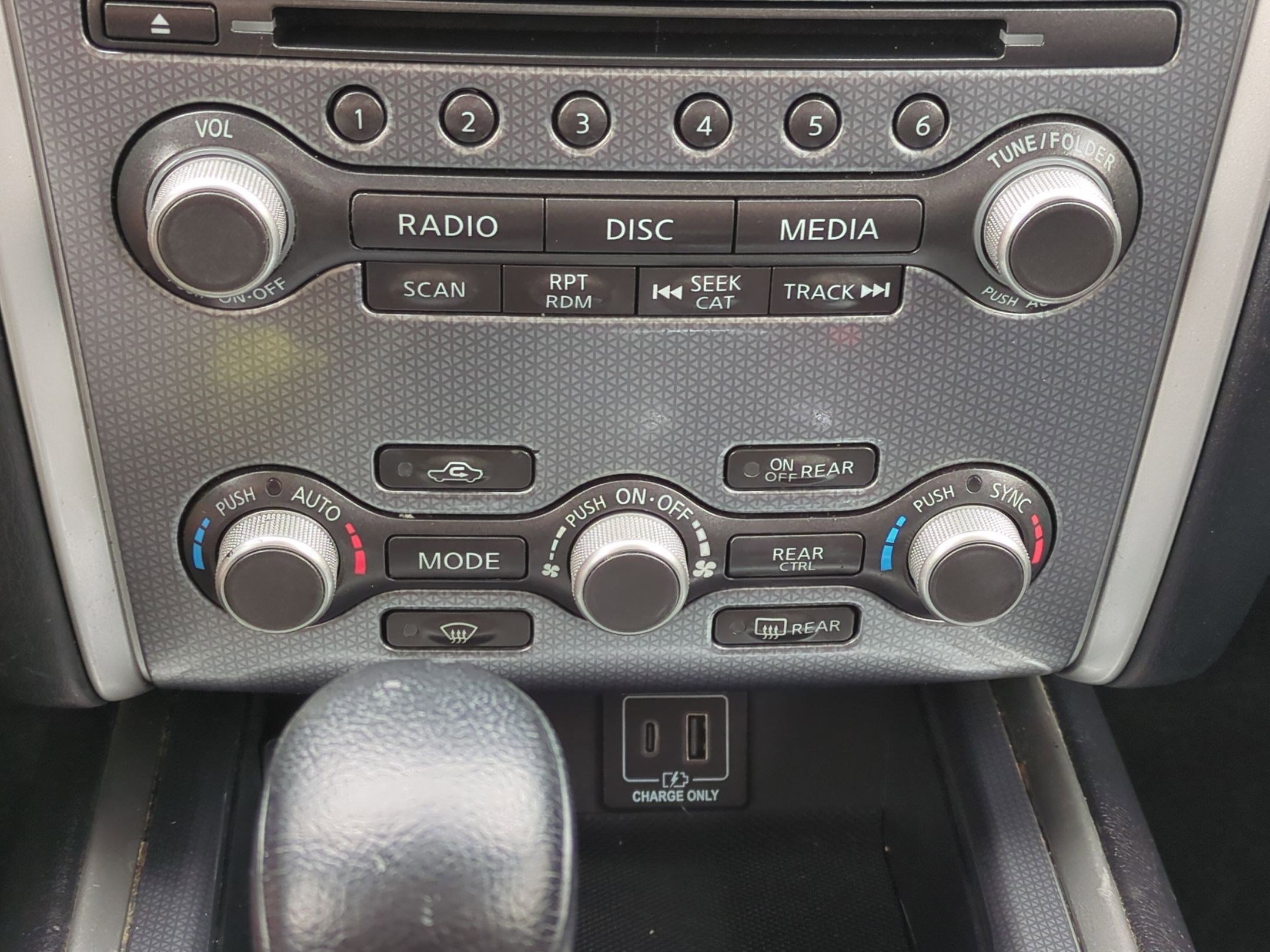 2019 Nissan Pathfinder SL photo 21