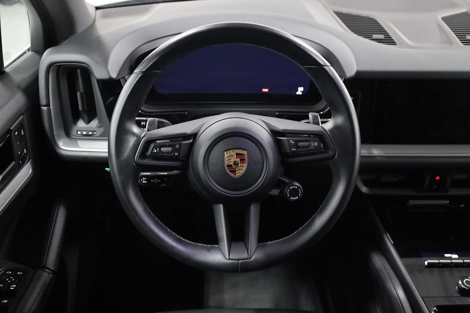 2024 Porsche Cayenne photo 17