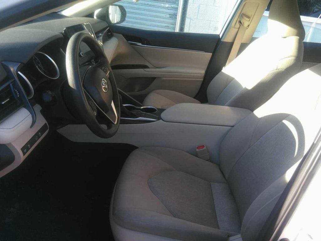 2023 Toyota Camry LE photo 4