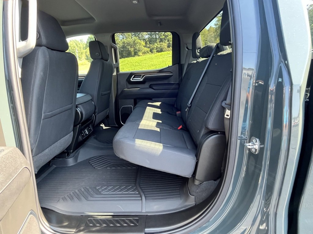 2025 Chevrolet Silverado 1500 LT photo 14
