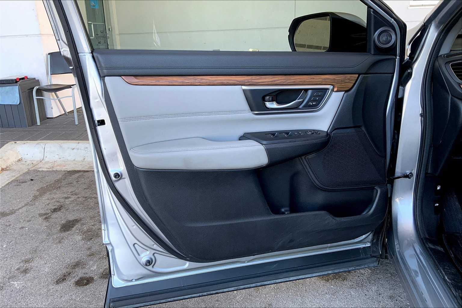 2019 Honda CR-V EX-L photo 19