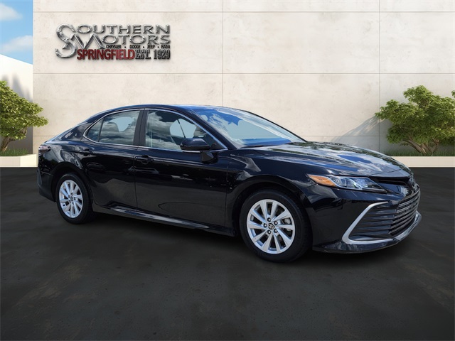 2023 Toyota Camry LE photo 7