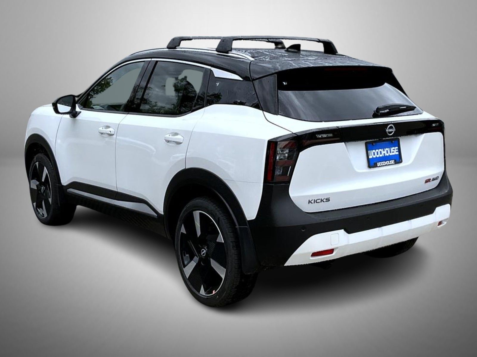 2026 Nissan Kicks SR photo 4