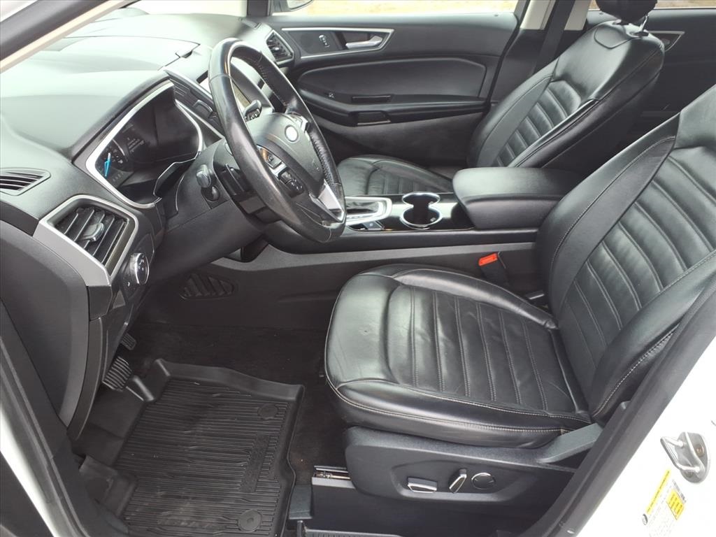 2017 Ford Edge SEL photo 4